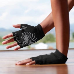 GAIAM Csúszásmentes jóga kesztyű - Fekete