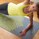 GAIAM SOLUR Yogamatta Premium - Ljusgrå med citrongult mönster
