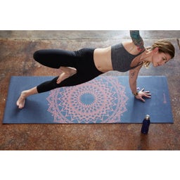 GAIAM Yogamatte Classic ROSA MARRAKESCH - Graublau mit Rosa Marrakesch Muster