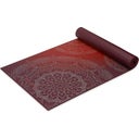 GAIAM METALLIC SUN Yogamatta Premium - Nyanser av rött med vita mandalas