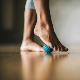 GAIAM Struktúrált talpmasszázs labda