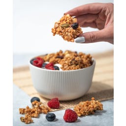 Vilgain Protein Granola - Pistazie-weiße Schokolade-Preiselbeeren